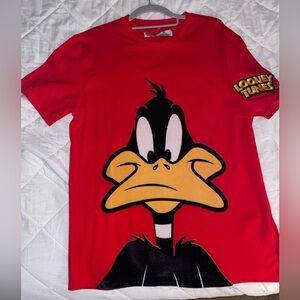 New Looney Tunes Graphic Tee (Daffy is velvet material) Amazing Quality